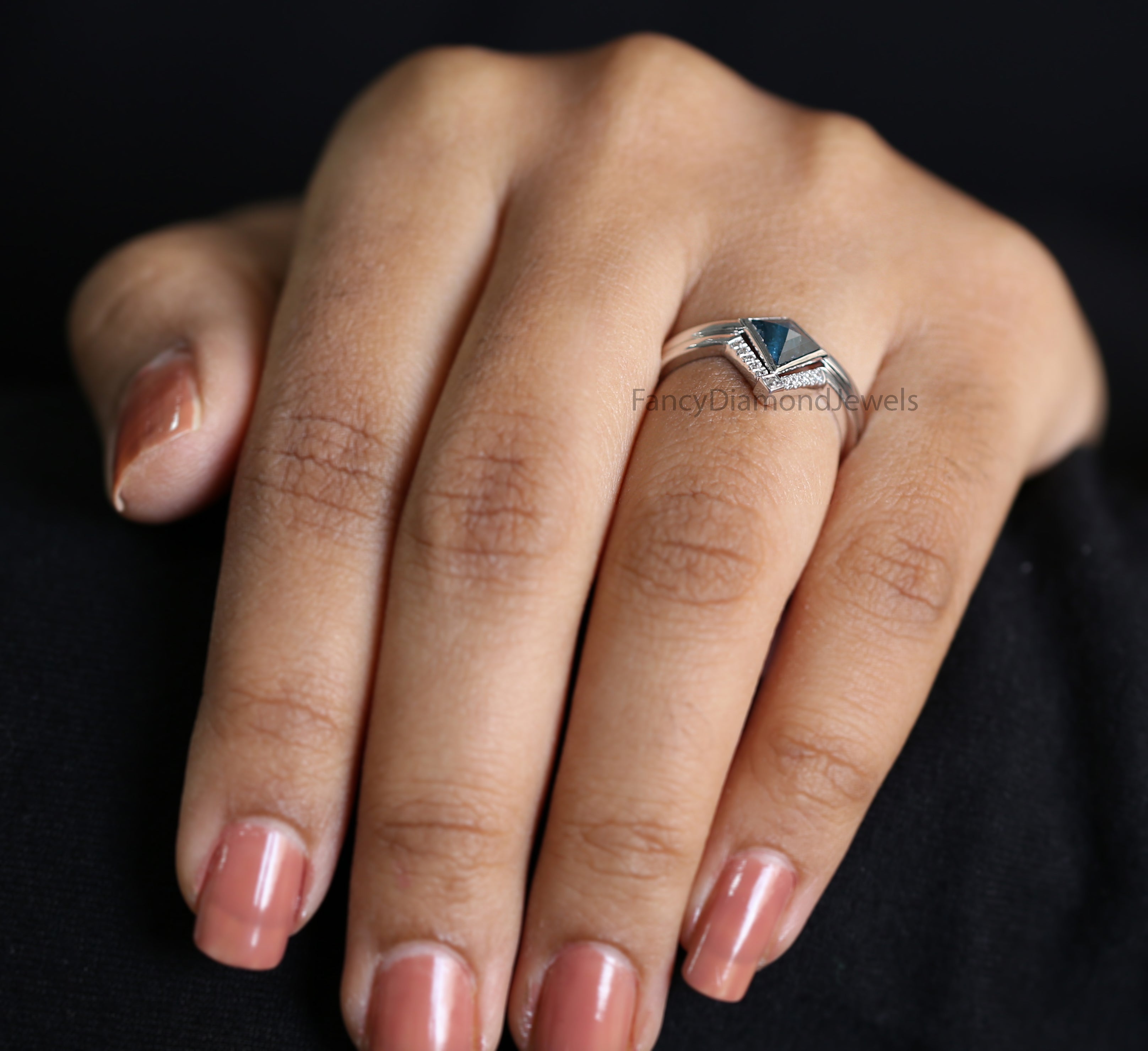 Kite Blue Color Diamond Ring, Blue Color Kite Diamond Engagement Ring, Kite Diamond Ring, Kite Shape Ring, Kite Bridal Ring Set KD1111