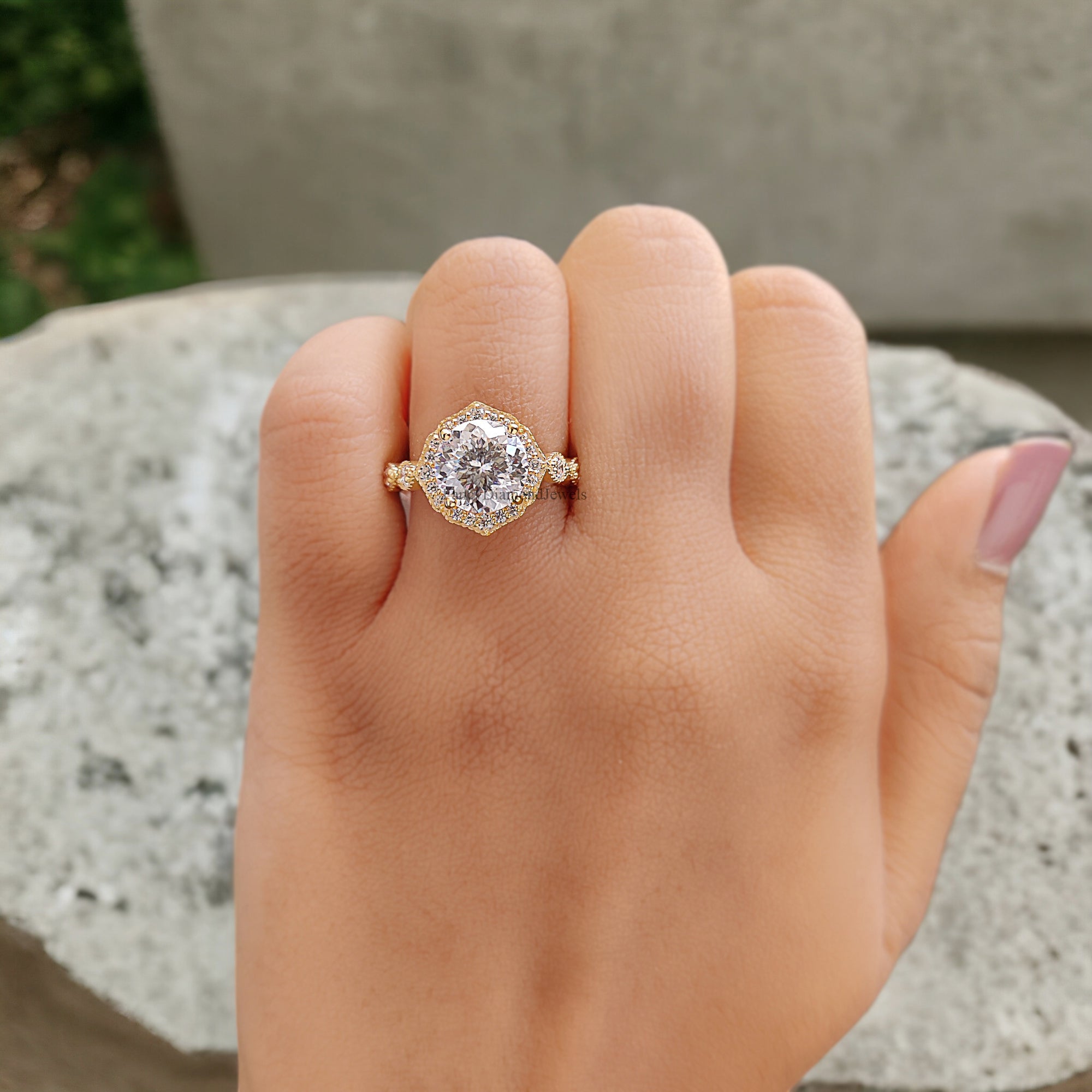 Unique Vintage Style 2.10 CT Portuguese Cut Moissanite Snack Flack Halo Engagement Ring Perfect For Luxury Wedding Anniversary Gifts FD275